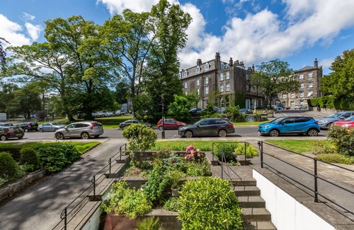Harrogate City Centre Apartment | Swan View Apartment Harrogate - Prime location. 1 bedroom sleeps up to 3