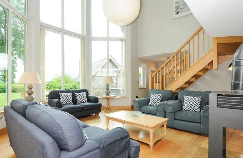 Eleighwater House | Swandown, 14 Goldenhaye