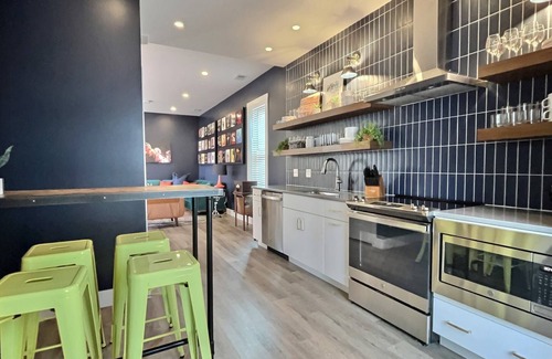 Cherokee Triangle House | Swanky & Upbeat Suites @ Bungalou + Bourbon Bar