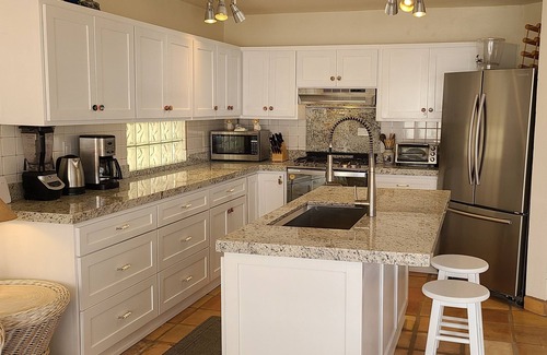 Las Gaviotas Cottage | Sweeping Ocean and Surf View, Closest to Beach, Best Floor plan, New Kitchen!