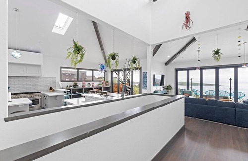 Dillon Beach House | *Sweeping Ocean Views*Hot Tub*King Bed*Garage
