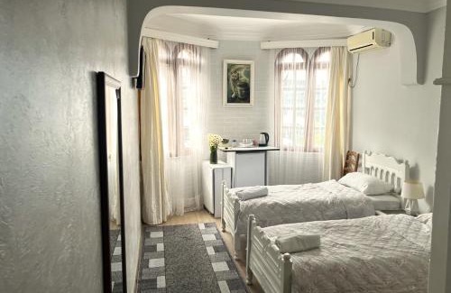 Old Boulevard Hotel | Sweet Home at Ninoshvili 3