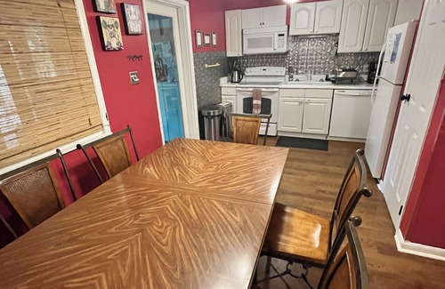 Athens House | Sweet Home Away from Home