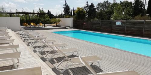 Eguilles Apartment | Sweet Home studio Aix en Pce, clim,terrasse,piscine,pkg,resto