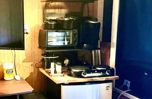 Durham Cottage | Sweet Little Glamping Cottage w/AC - Durham, NC