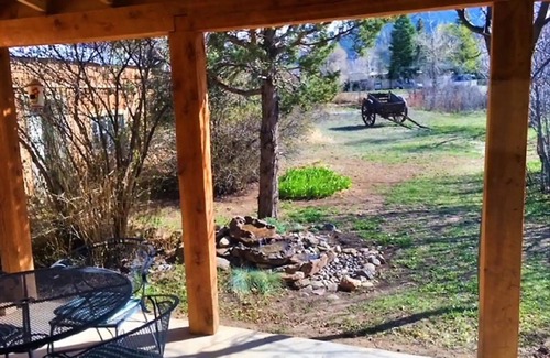 Arroyo Seco House | Sweet Seco Casita is a classic Taos Adobe Home