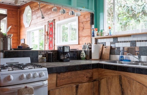 Puna Palisades Cottage | SWEET SPOT STAY-ENCHANTED GROTTO HOUSE-SEE THE LAVA FLOWS FROM SAFE DISTANCES!