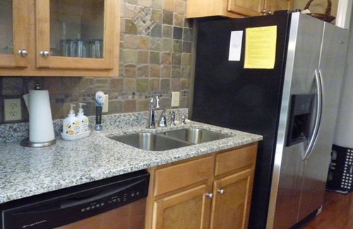Blowing Rock Condo | Sweet Stopover-5 star-DT Blowing Rock -walk to everything/3rd floor/balcony!