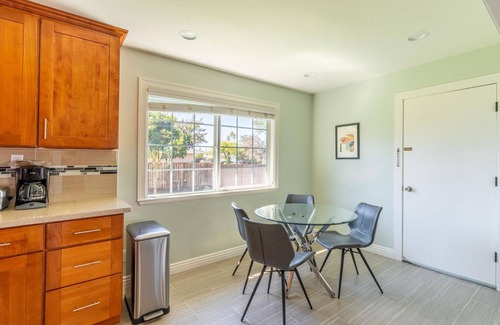Sunnyvale House | Sweet Sunnyvale 3BR w/Backyard, nr Tech HQ, Parks & Zoo, by Blueground