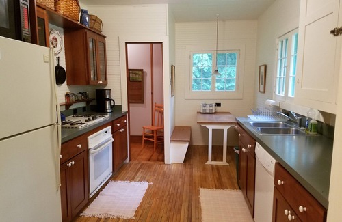 Roaring Brook Cottage | Sweet vintage cottage in Roaring Brook woods, walk to private beach and tennis.