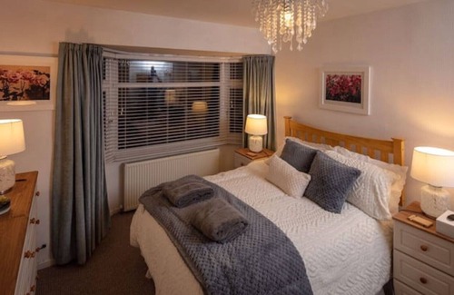 Seaton Sluice House | Sweet William With sea Views and 5 Minute Walk to the Beach