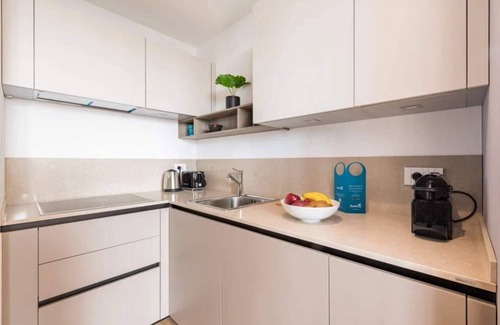San Babila Apartment | Sweett | Central tower I