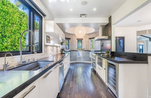 Beverly Grove Villa | SWEETZER VILLA - 3BDR LOCATION!