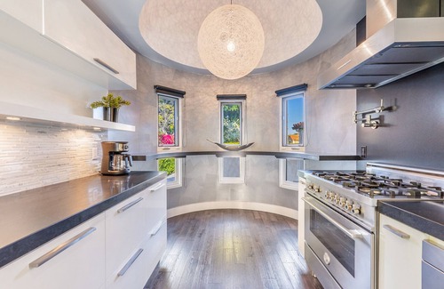 Beverly Grove Villa | SWEETZER VILLA - 3BDR LOCATION!