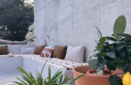 Rochefort-du-Gard House | Swimming pool, pétanque, siesta under the oak tree: Welcome to Maison Garrigue