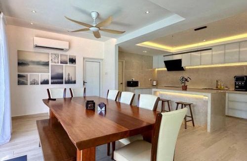 Kuah House | Swimming Pool Homestay