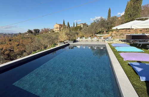 Sarzana Villa | Swimming pool,Sauna,Jacuzzi,Barbecue,A/C,Billiards,WiFi,5minutes from the sea and downtown