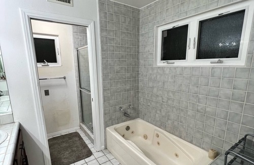 Del Aire House | Swimming Pool & Jacuzzi Pool Table LAX Sofi Stadium close SmartHome Chef Kitchen