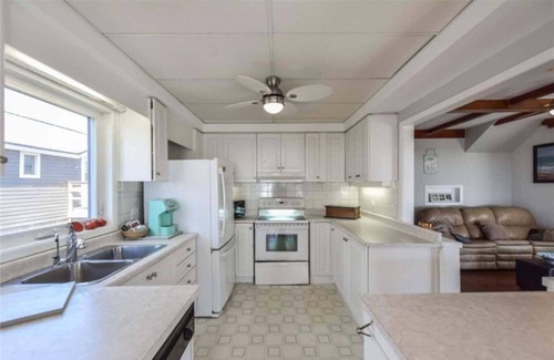 Brock Cottage | Swing Bridge Cottage on Lake Simcoe - Waterfront