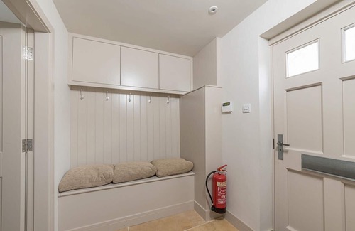Stow-on-the-Wold House | SWINGLETREES, pet friendly, with open fire in Stow-On-The-Wold