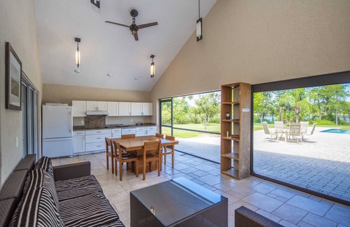 Groveland House | SWISS 105 - Lake Olsen