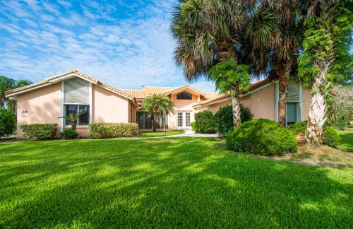 Groveland House | SWISS 30 - Golf Course