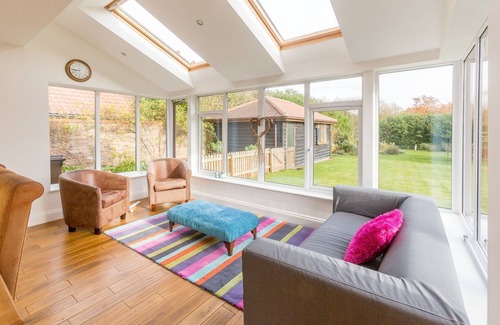 Aldringham Apartment | Swiss Cottage - sleeps 10 guests in 5 bedrooms