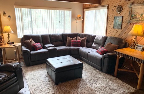 Moonridge House | Switzerland - Cozy cabin set among the fragrant pine trees with peekaboo views of both ski resorts!