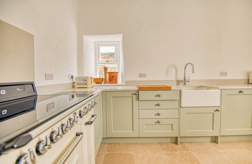 Abereiddy Cottage | Swn y Mor, Holiday Cottage Abereiddy, Sleeps 6, 3 bedrooms, bathrooms