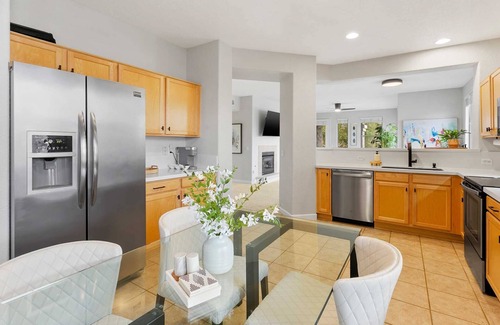 Kierland Condo | SWSS Kierland Greens: FAMILY/Luxurious Kierland Greens Condo: Gated Community, Heated Pool, CLEAN.