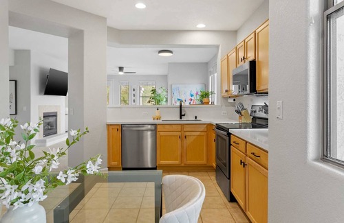 Kierland Condo | SWSS Kierland Greens: FAMILY/Luxurious Kierland Greens Condo: Gated Community, Heated Pool, CLEAN.