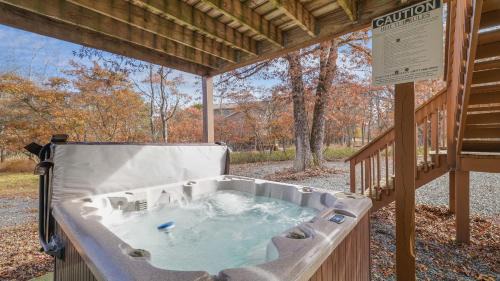 Albrightsville House | Sycamore Cove by AvantStay Hot Tub Game Rooms
