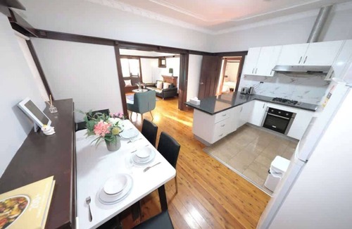 Concord House | Sydney concord 4 Bed 3 bath close Burwood