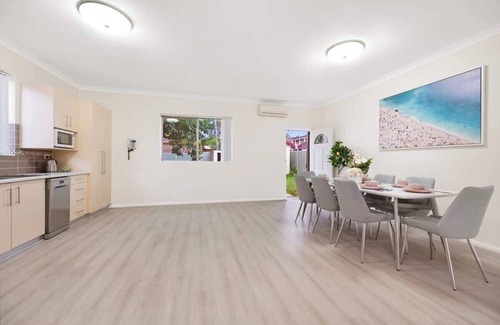 Croydon House | Sydney Croydon 4bed house cls burwood and Ashfield