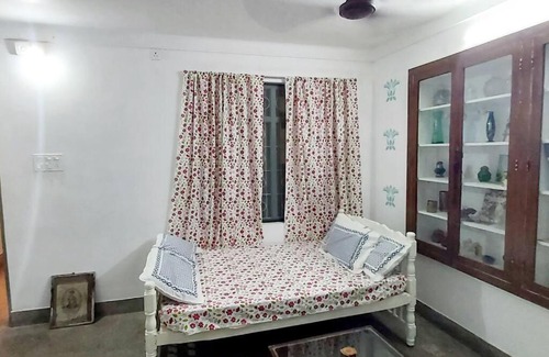 Kalapettai Apartment | Sylvie Cottage- Near White Town and Beach