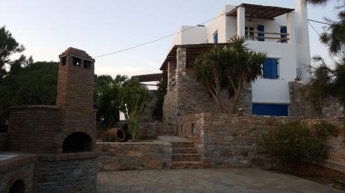Kini Apartment | Syros Apartments Suites Chryssonisos Kini