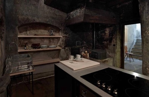 Valendas Apartment | Türalihus Downstairs - Ferien im Baudenkmal