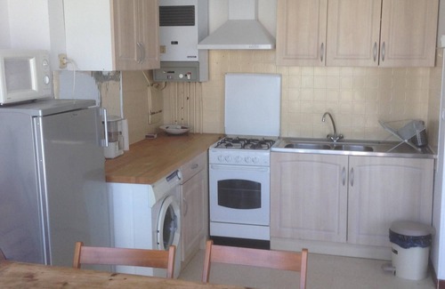 Carnon-Plage Apartment | T 2 47 m2 apartment overlooking the harbor in residence with pool and tennis