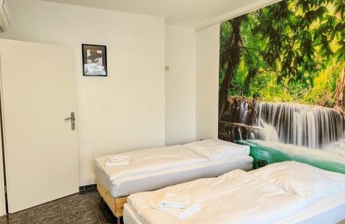 Krefeld Apartment | T&K Apartments - Krefeld Zentrum - 1 and 2 room Apartments 20min to Fair DUS