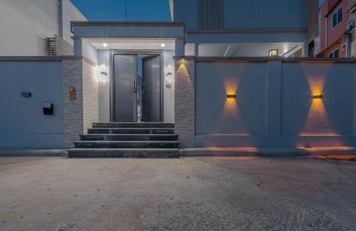 Na Kluea Villa | T M L-Jomtien Beach 4 bedrooms - independent swimming pool and KTV