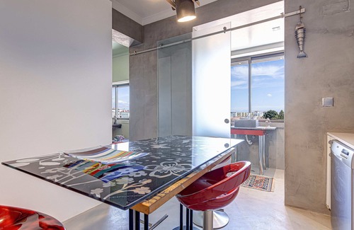 Campo Grande Apartment | T0+1 APARTMENT WITH STUNNING VIEWS OVER THE NEIGHBORHOOD OF ALVALADE