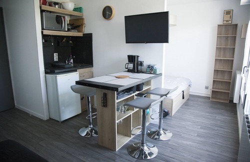 Vannes Apartment | T1 bis renovated and furnished new, 10 minutes walk center valves and train station