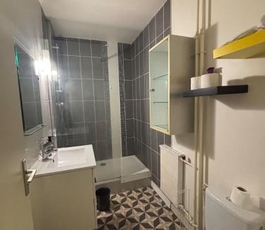 Blatin Apartment | T1 en rez de chaussée avec parking privé