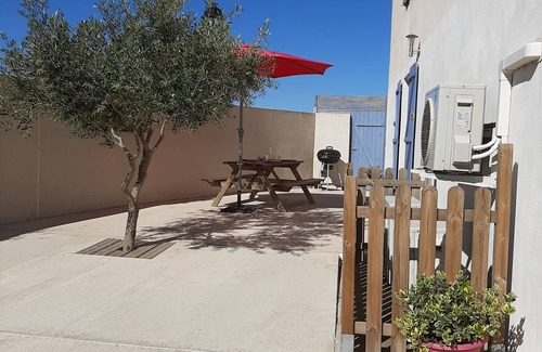 Gruissan Apartment | t2 + air conditioned cabin with garden 4 pers, gruissan village