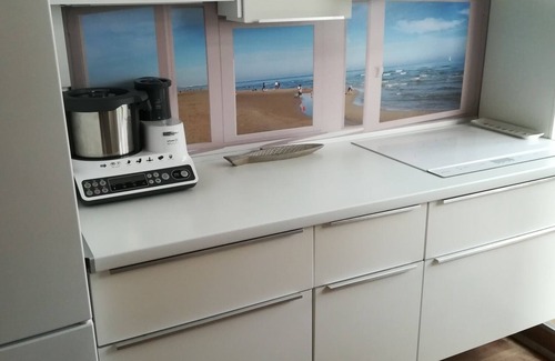 Gruissan Apartment | T2 apartment (2 pers) 42 m², ground floor, terrace, air-conditioned, internet access