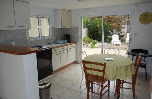 Pleneuf-Val-Andre Apartment | T2 apartment 20m from the beach on the ground floor of a house with garden