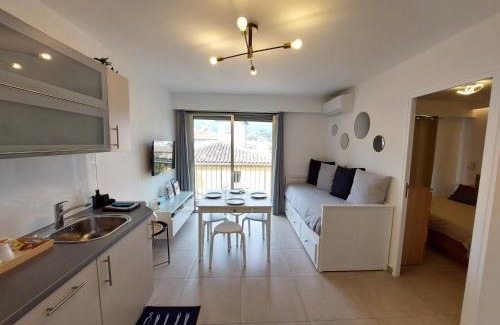 Cros-de-Cagnes Apartment | T2 au calme, proche des plages, climatisé et parking privé