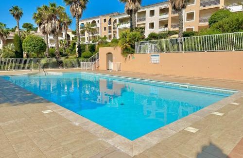 Giens Apartment | T2 avec jardin, clim & piscine - Proche plages et randos, parking privé - La Rascasse