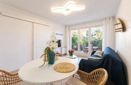 Giens Apartment | T2 avec jardin, clim & piscine - Proche plages et randos, parking privé - La Rascasse