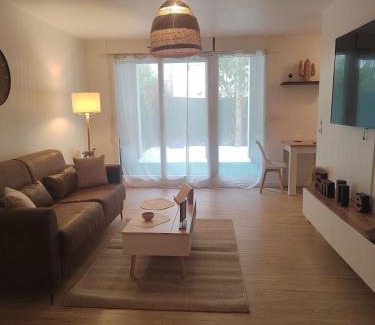 ZAC Andromede Apartment | T2 balnéothérapie, jardin, parking, tram, boulodrome